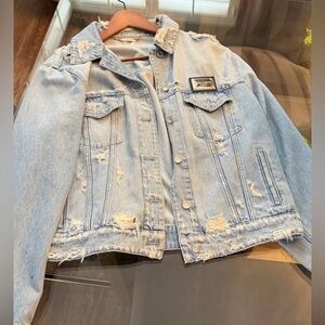 Dolce & Gabbana Light Blue logo-plaque stonewashed denim jacket